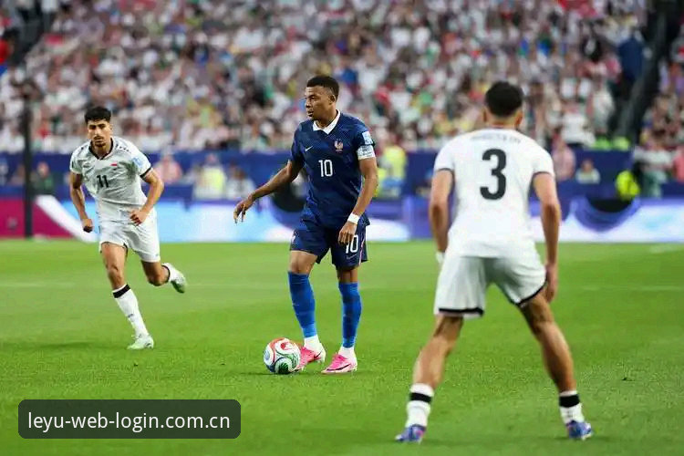法国3-0伊拉克比赛详解：16球追平纪录背后，姆巴佩的恐怖效率